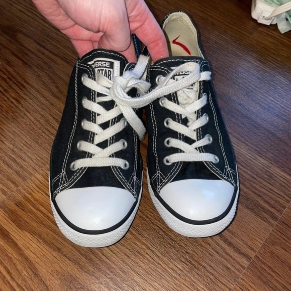 Converse - Picture 1 of 4